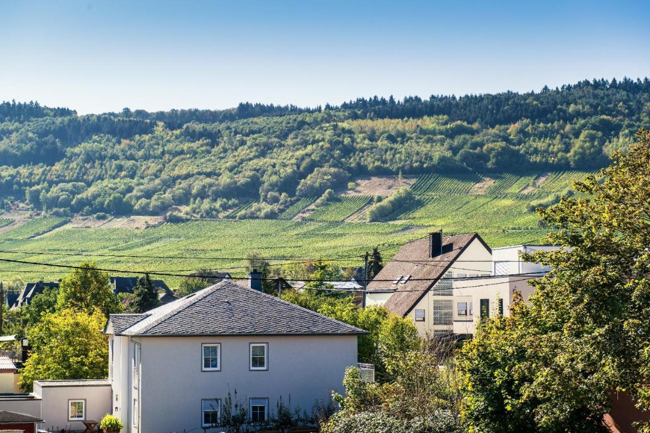 Hotel Weinhaus Weis Leiwen Exteriör bild